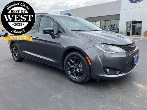 2020 Chrysler Pacifica Minivan Touring L Plus FWD photo