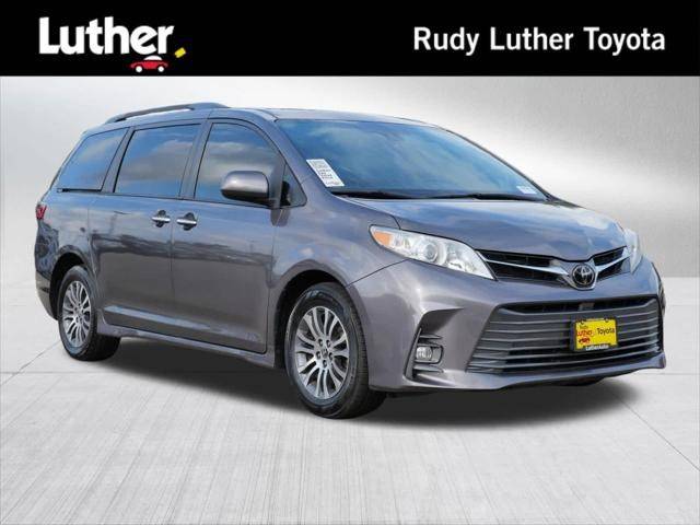 2020 Toyota Sienna XLE Premium FWD photo