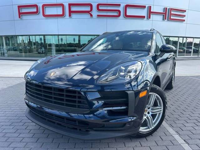 2020 Porsche Macan  AWD photo