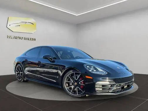 2020 Porsche Panamera GTS AWD photo