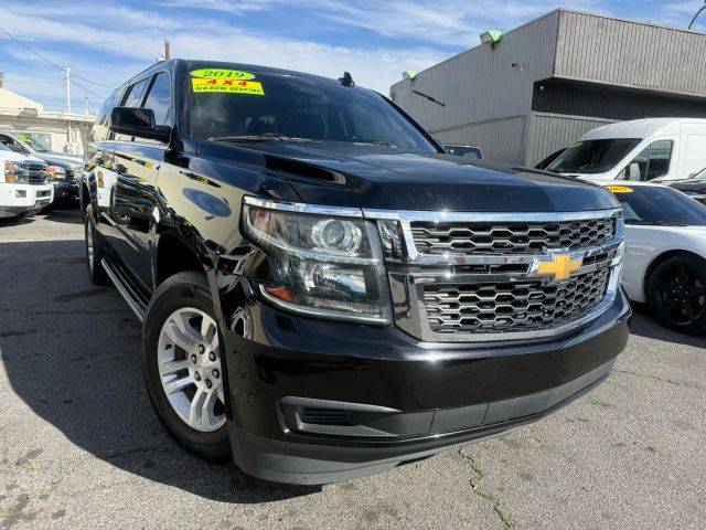 2019 Chevrolet Suburban LT 4WD photo