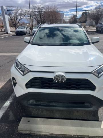 2020 Toyota RAV4 XLE FWD photo