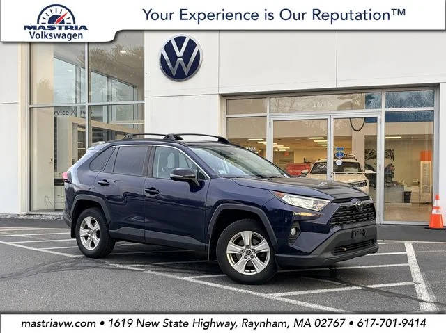 2020 Toyota RAV4 XLE AWD photo