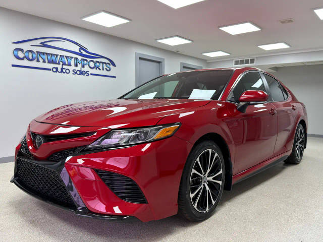 2020 Toyota Camry SE FWD photo
