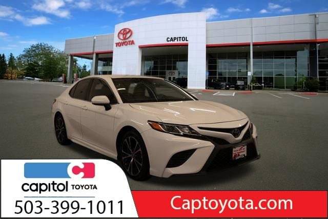 2020 Toyota Camry SE FWD photo