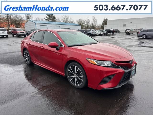 2020 Toyota Camry SE FWD photo