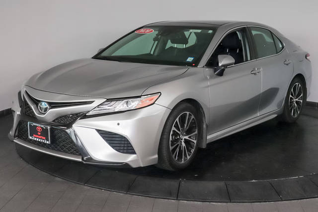 2020 Toyota Camry XSE FWD photo