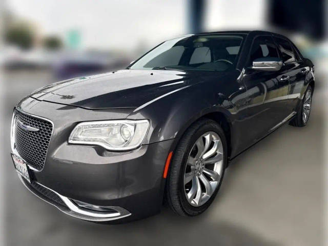 2019 Chrysler 300 Limited RWD photo