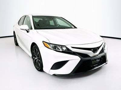 2020 Toyota Camry SE FWD photo