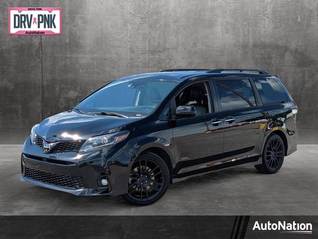 2020 Toyota Sienna SE FWD photo