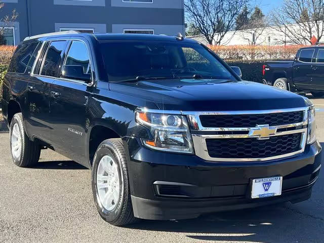 2019 Chevrolet Suburban LT 4WD photo