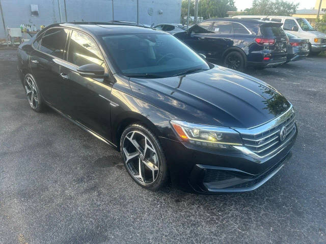 2020 Volkswagen Passat 2.0T R-Line FWD photo