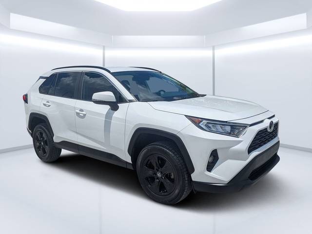 2020 Toyota RAV4 XLE AWD photo