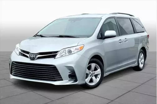 2020 Toyota Sienna LE FWD photo