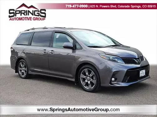 2020 Toyota Sienna SE Premium FWD photo