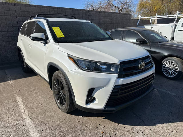 2019 Toyota Highlander SE FWD photo