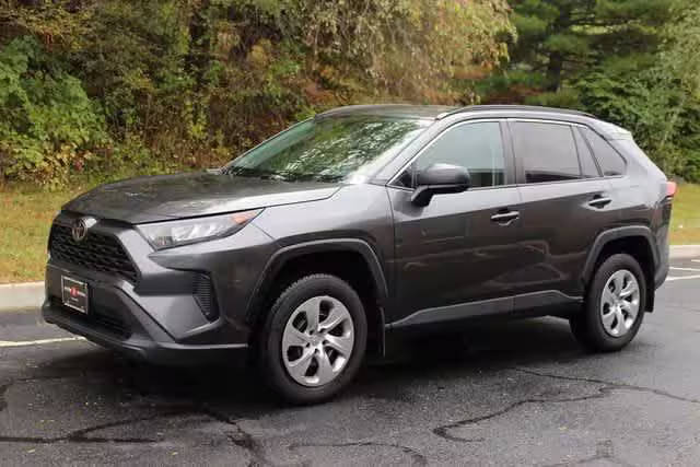 2020 Toyota RAV4 LE AWD photo