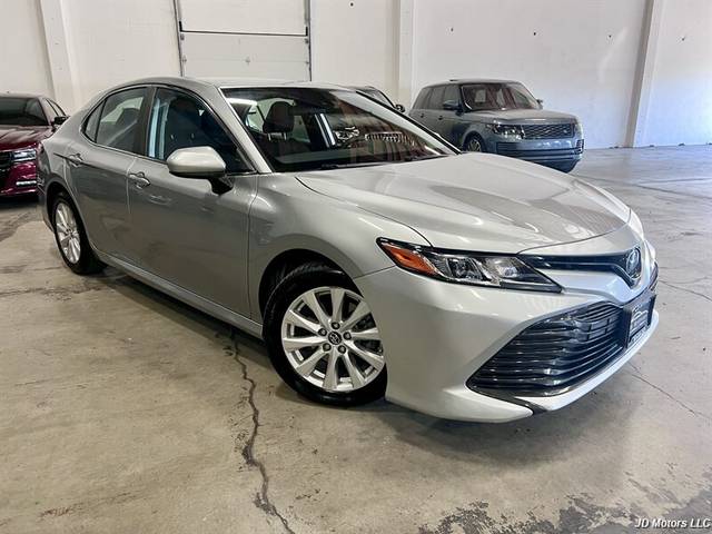2019 Toyota Camry LE FWD photo