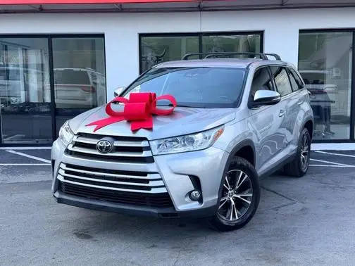 2019 Toyota Highlander LE Plus FWD photo