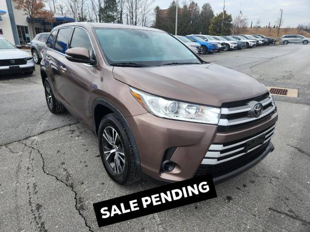 2019 Toyota Highlander LE FWD photo