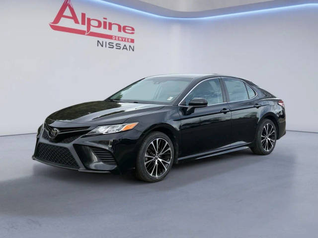 2020 Toyota Camry SE FWD photo