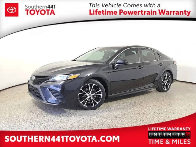 2020 Toyota Camry SE FWD photo