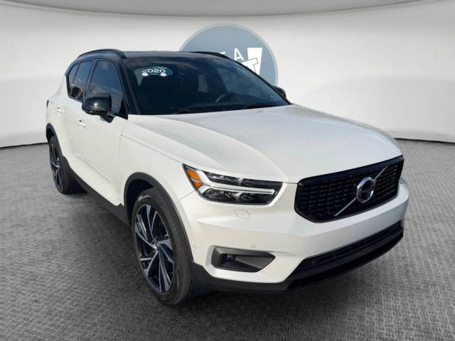 2020 Volvo XC40 R-Design AWD photo