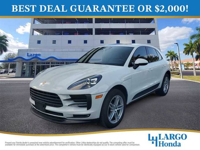 2020 Porsche Macan  AWD photo