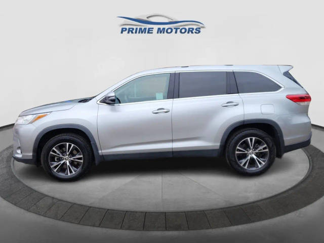 2019 Toyota Highlander LE Plus AWD photo