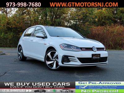 2019 Volkswagen Golf GTI SE FWD photo