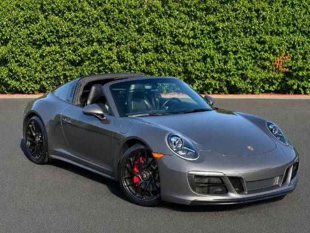 2019 Porsche 911 4 GTS AWD photo