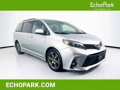 2020 Toyota Sienna SE FWD photo