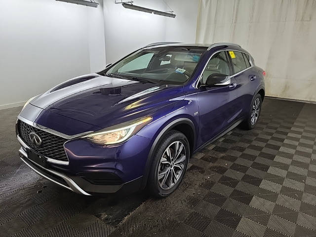 2019 Infiniti QX30 LUXE AWD photo