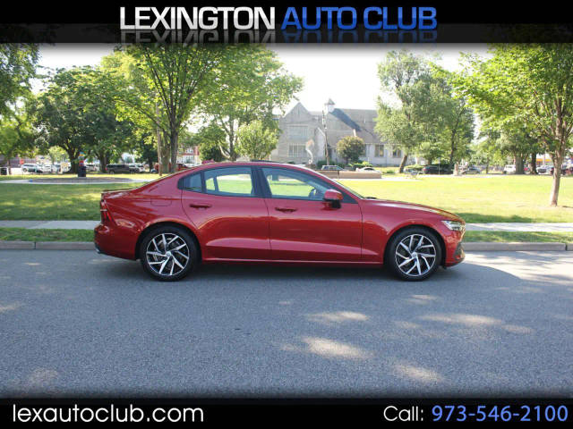 2019 Volvo S60 Momentum AWD photo