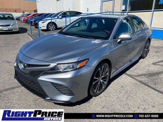 2019 Toyota Camry SE FWD photo