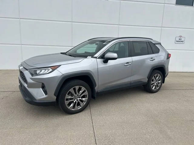 2020 Toyota RAV4 XLE Premium AWD photo