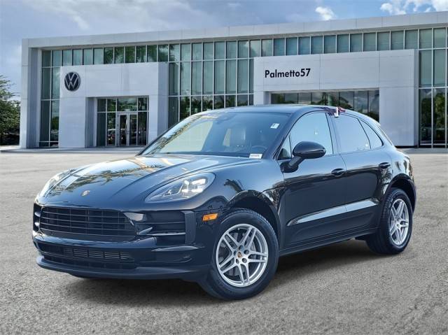 2020 Porsche Macan  AWD photo