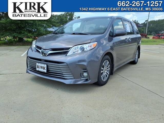 2020 Toyota Sienna XLE Premium FWD photo