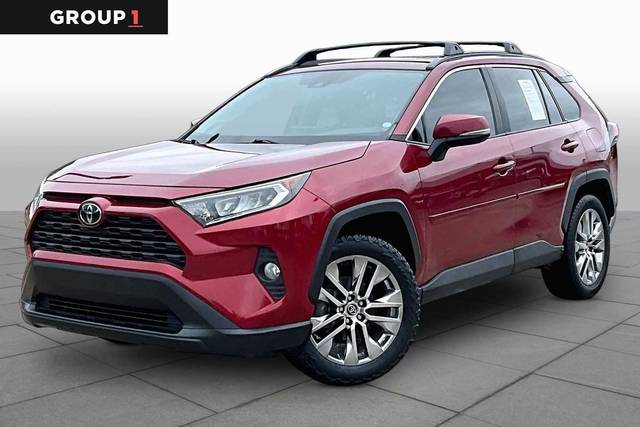 2020 Toyota RAV4 XLE Premium FWD photo