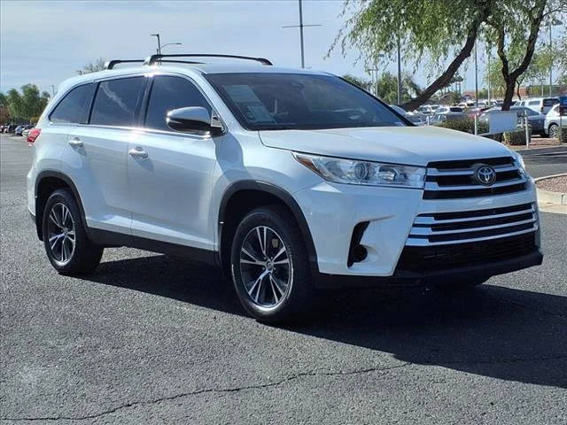 2019 Toyota Highlander LE AWD photo