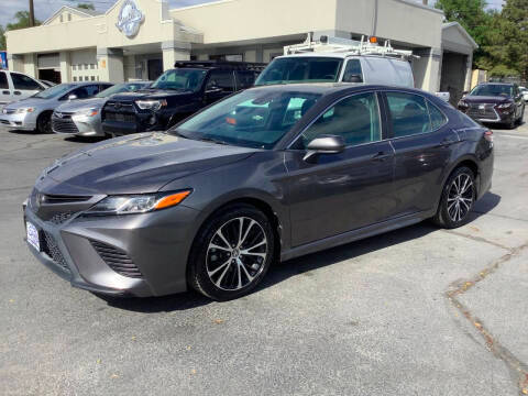 2020 Toyota Camry SE FWD photo