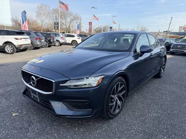 2020 Volvo S60 Momentum AWD photo