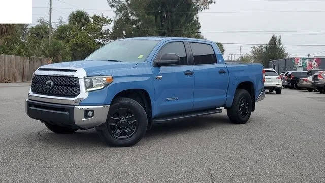 2020 Toyota Tundra SR5 4WD photo