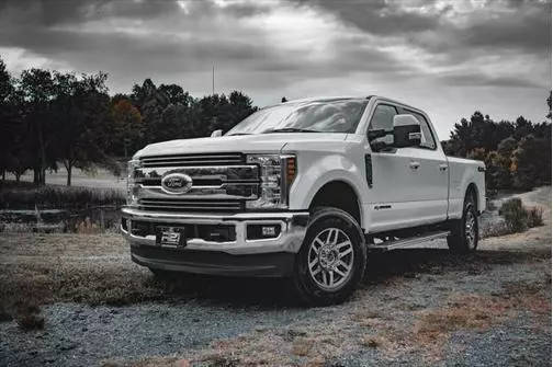 2019 Ford F-250 Super Duty LARIAT 4WD photo