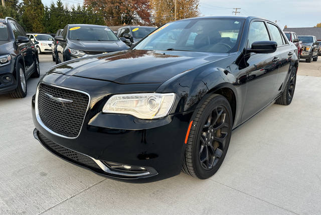 2019 Chrysler 300 300S RWD photo