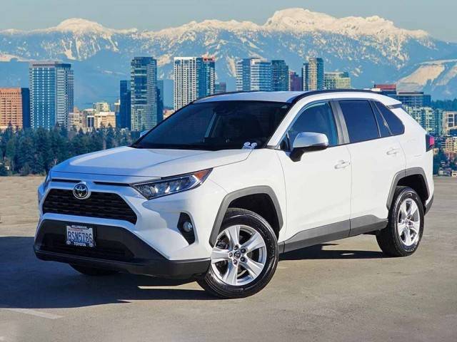 2020 Toyota RAV4 XLE AWD photo