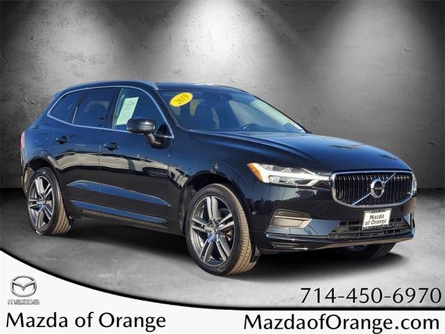 2019 Volvo XC60 Momentum AWD photo