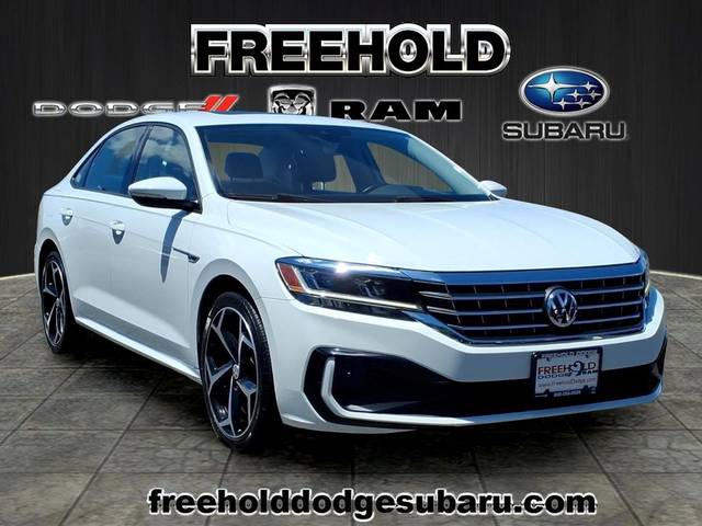2020 Volkswagen Passat 2.0T R-Line FWD photo