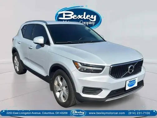 2020 Volvo XC40 Momentum AWD photo
