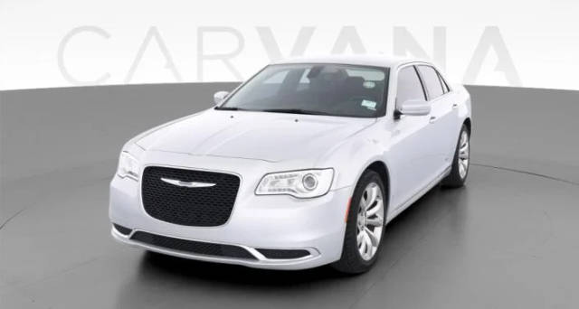 2019 Chrysler 300 Touring RWD photo